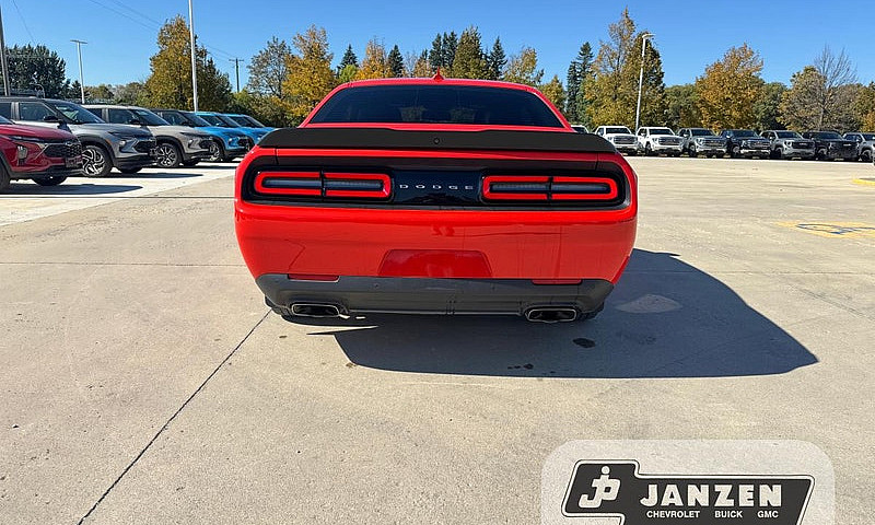 Dodge Challenger R/T...
