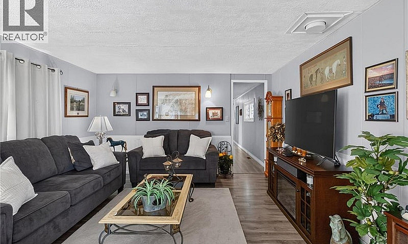 49 Tulip Drive River...