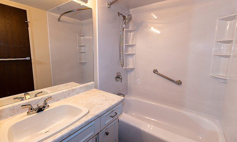 102-916 Cloutier Dr....