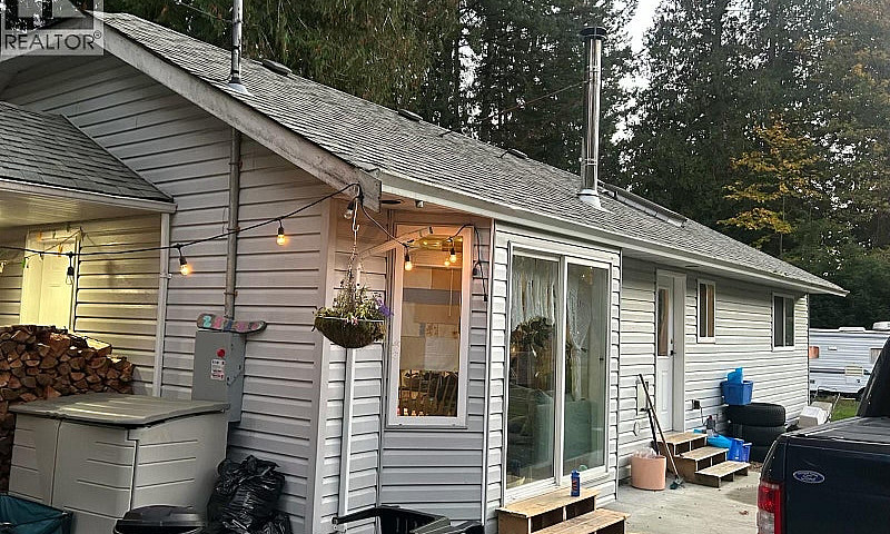 2550 Sooke River Rd ...