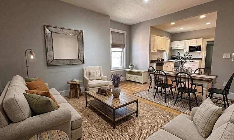 **Spacious 2-Bedroom...