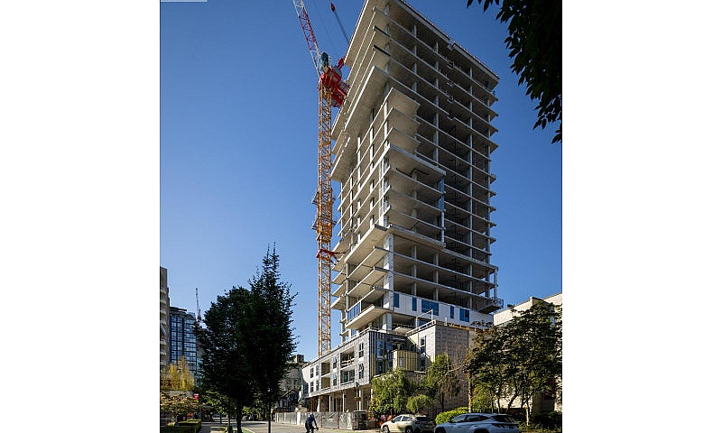 1402 1818 Alberni St...