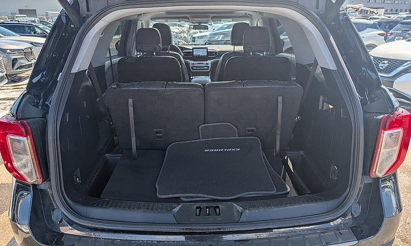 2022 Ford Explorer...