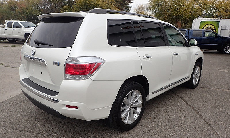 2013 Toyota Hilander...