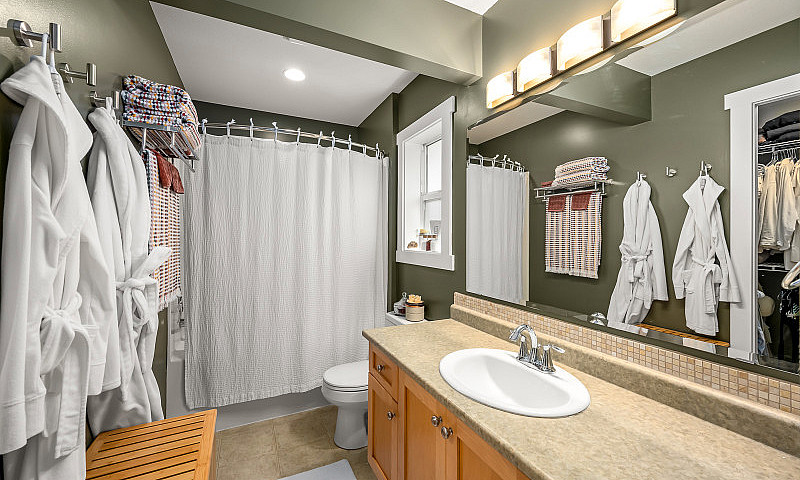 Just Listed! 3 Bedro...