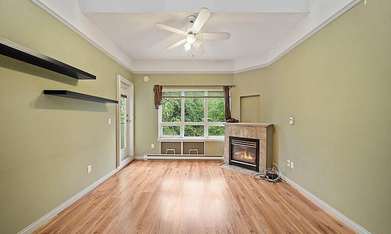 410 14377 103 Avenue...