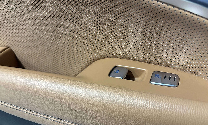 2023 Genesis G70 Adv...