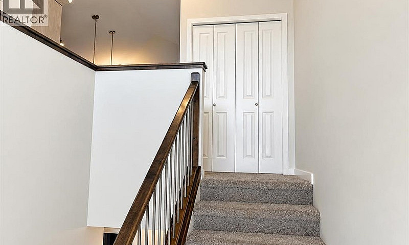 303 Coalbanks Boulev...