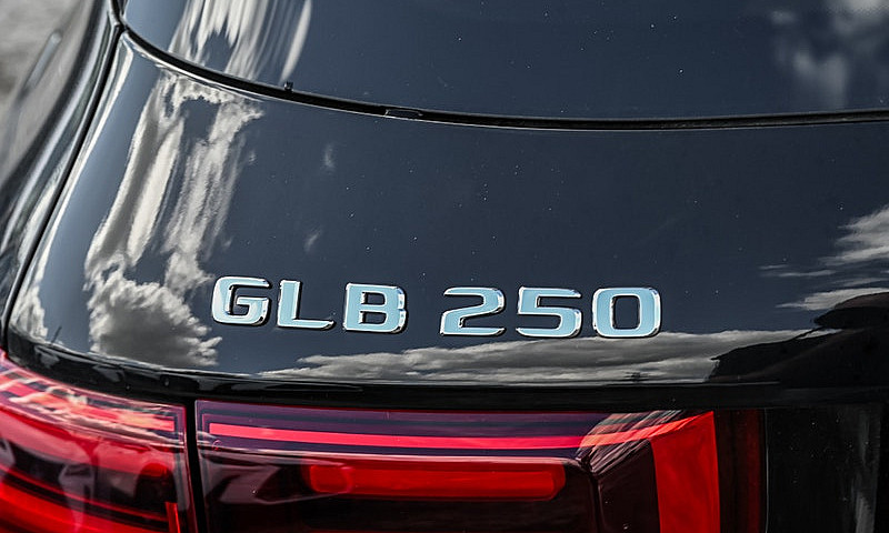 2026 Mercedes-Benz G...