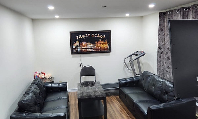 House For Rent In La...