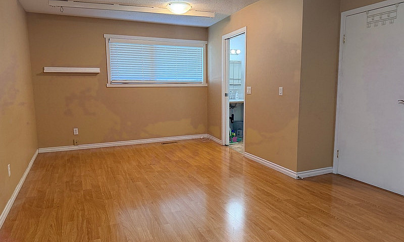 5610 - 39 Street  - ...