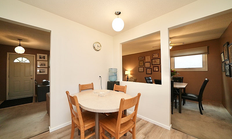 3 Bedroom Bungalow F...