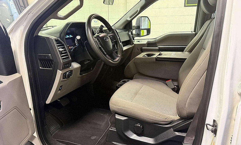 2019 Ford F-150 Xlt...