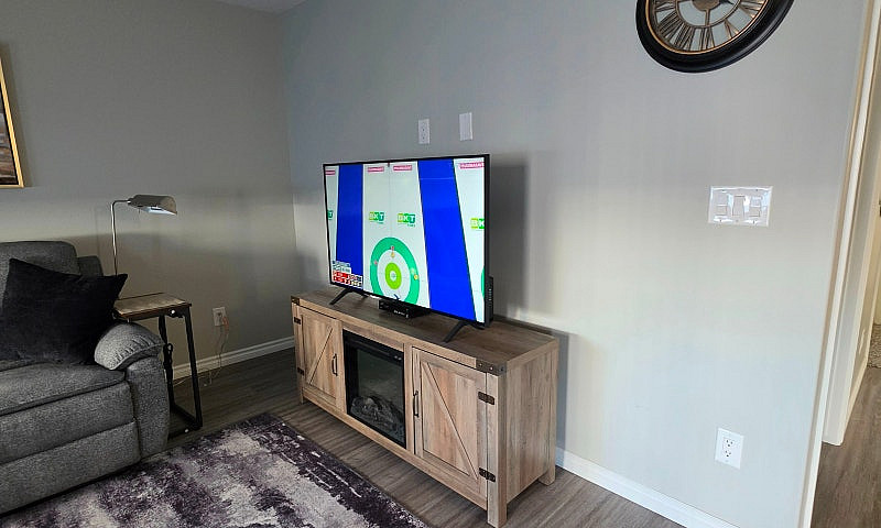 Fully Furnished - Gr...