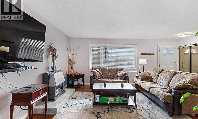 2819 Willingdon Stre...
