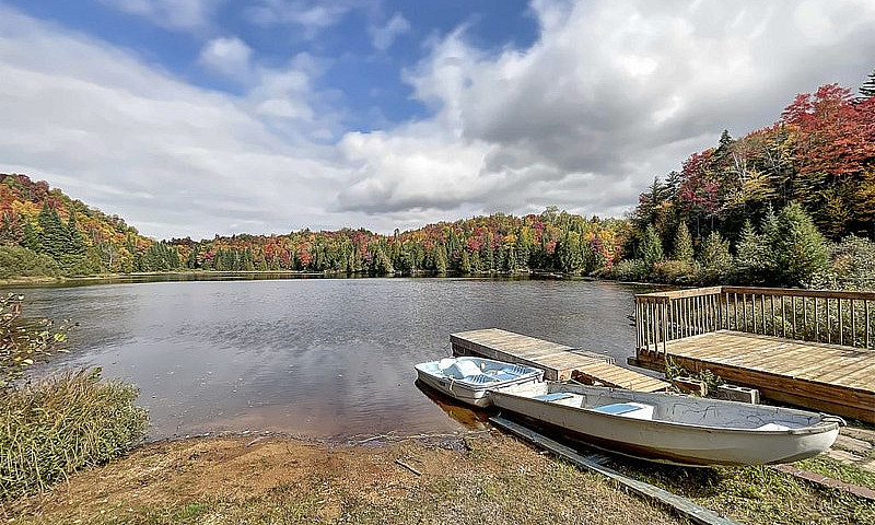 $1,149,000 - Cottage...