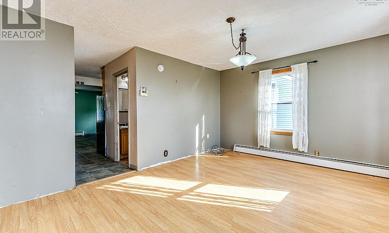 76 Poplar Street Pic...