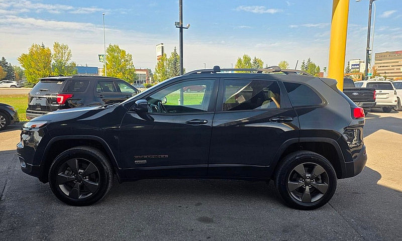 2017 Jeep Cherokee 4...