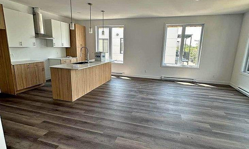 5 1/2 Style Condo No...