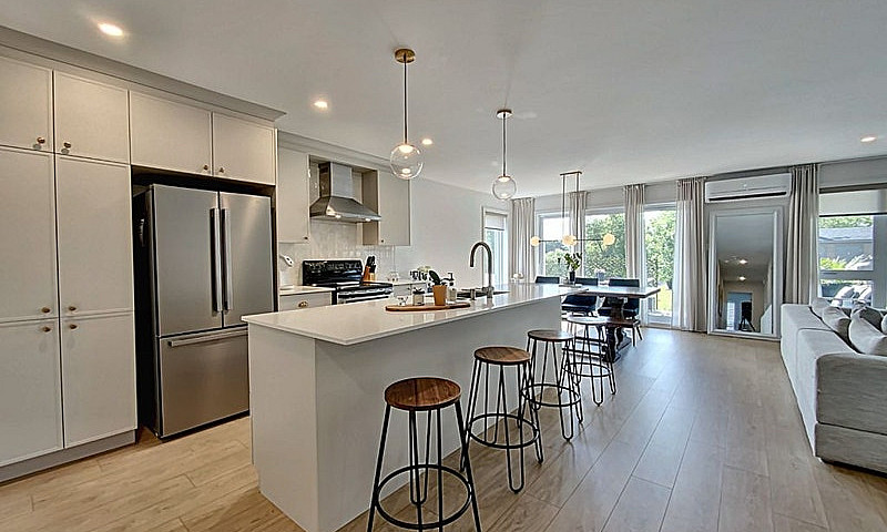 425 200$ - Condo À V...