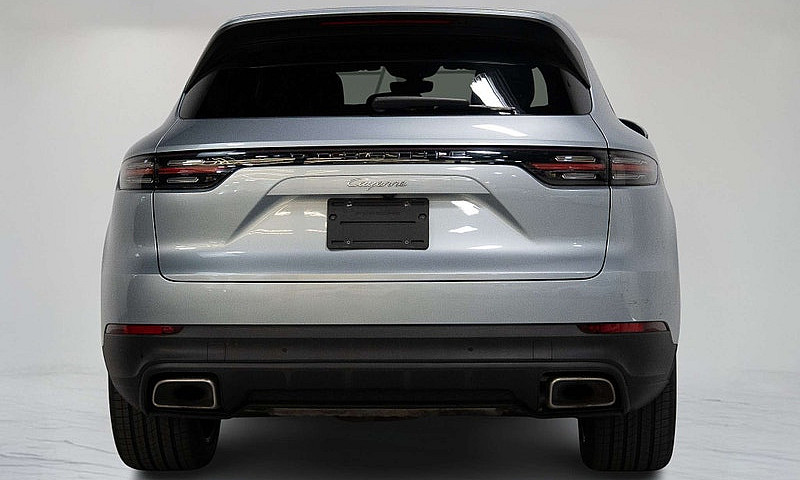 2021 Porsche Cayenne...
