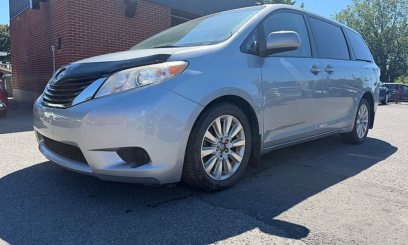2014 Toyota Sienna L...