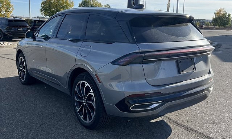 2025 Lincoln Nautilu...