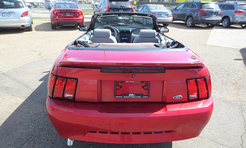 1999 Ford Mustang 35...