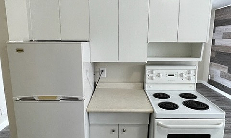 701 Wellington Ave -...