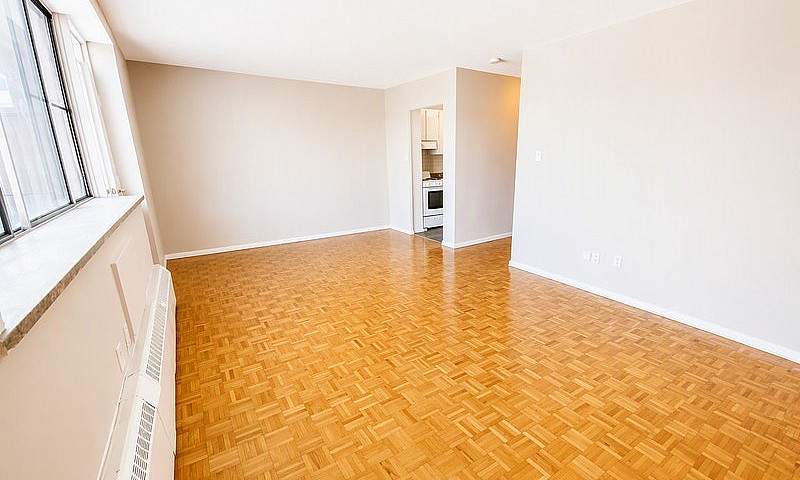 Bachelor Apartment F...