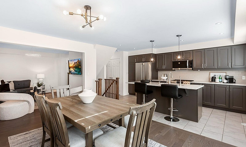 Luxury 3 Bed / 3 Bat...