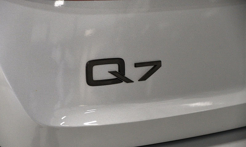2020 Audi Q7 Technik...