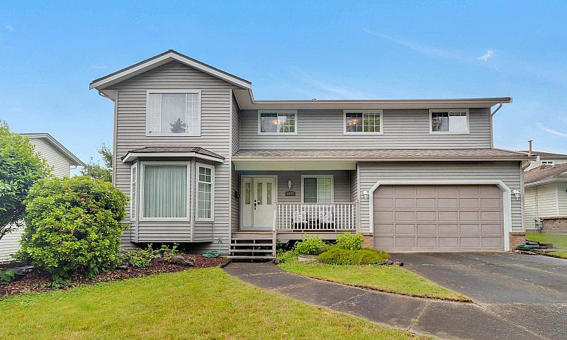 1127 161A Street Sur...