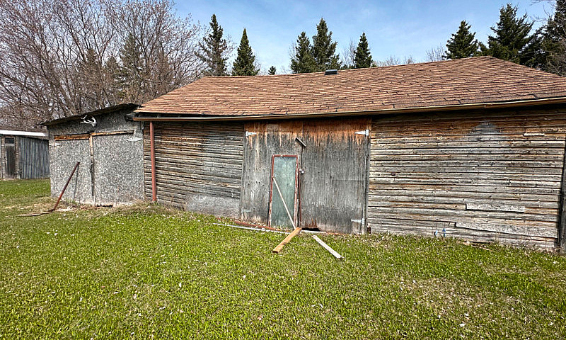 6 Acre Homestead Wit...