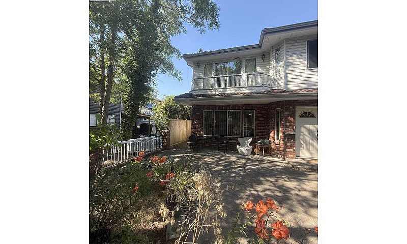 3 623 10Th Avenue Va...