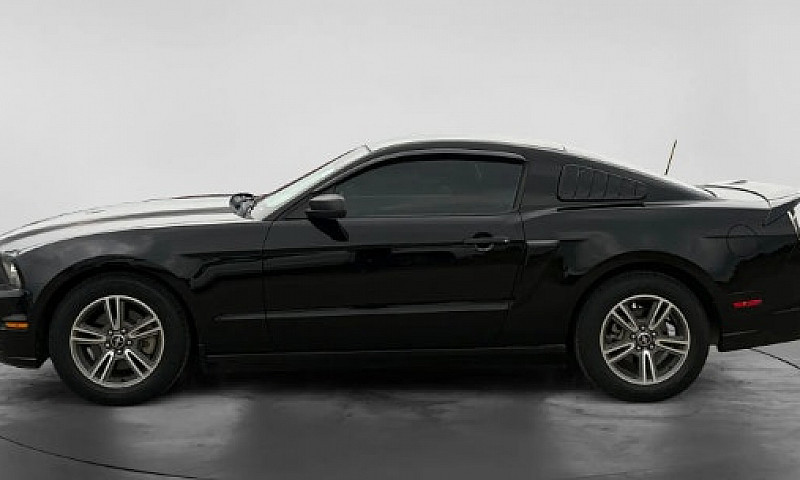 2013 Ford Mustang 2D...