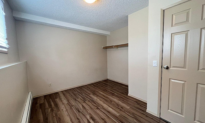 Spacious 2 Bedroom U...