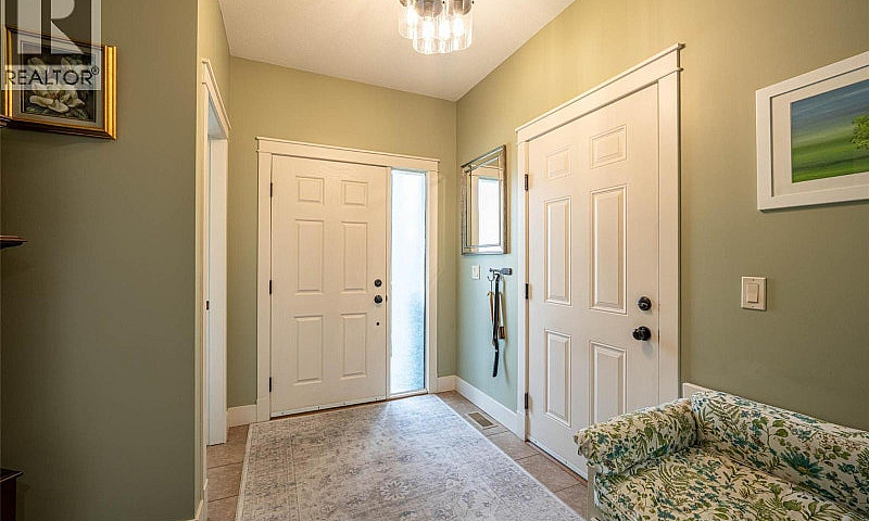 9875 Selkirk Drive U...
