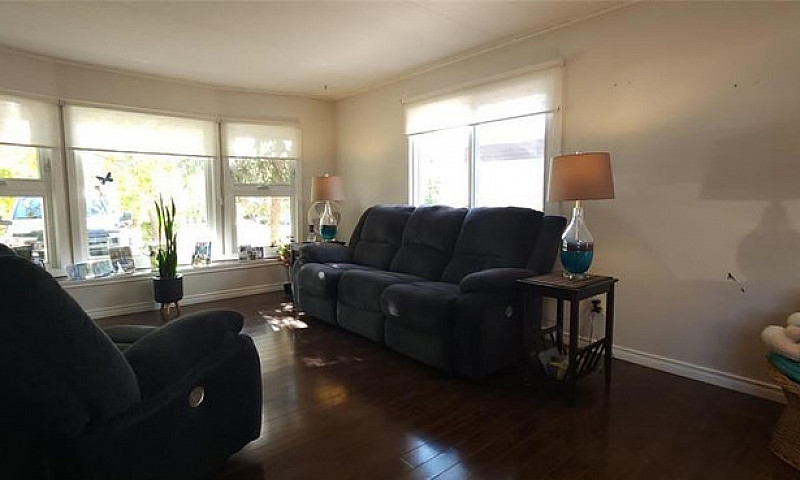 513 7Th Avenue S Sto...