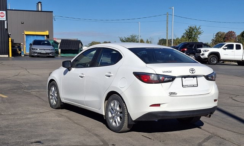 2018 Toyota Yaris Se...