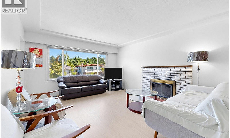 2514 E 27Th Avenue V...