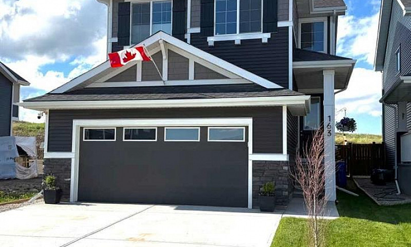 163 Sundown Crescent...