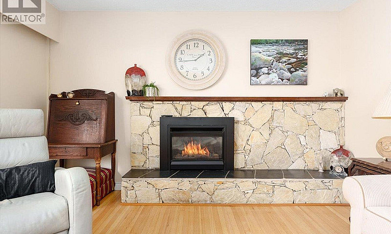 4347 Ruth Crescent N...