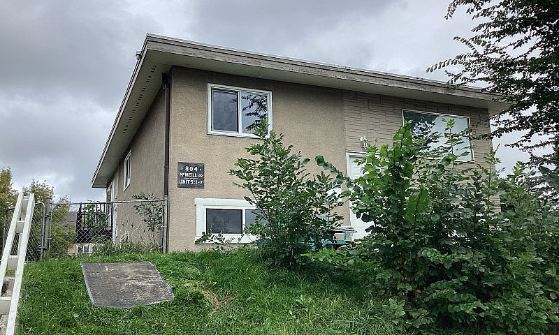 3 Bedrooms Townhouse...