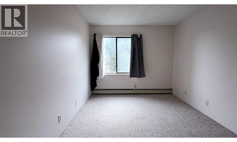 326 8411 Ackroyd Roa...