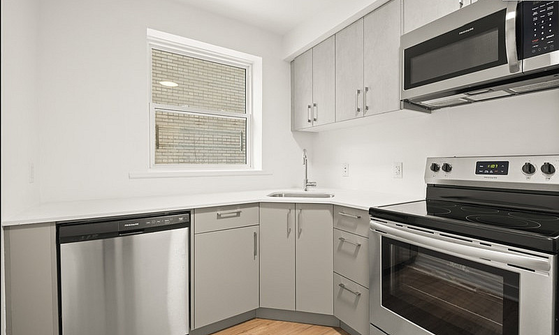 296 Broadway - 1 Bed...