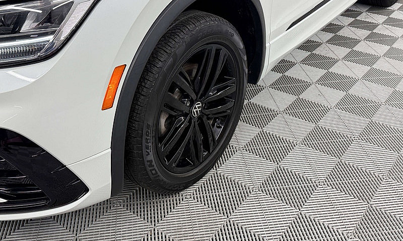 2022 Volkswagen Tigu...