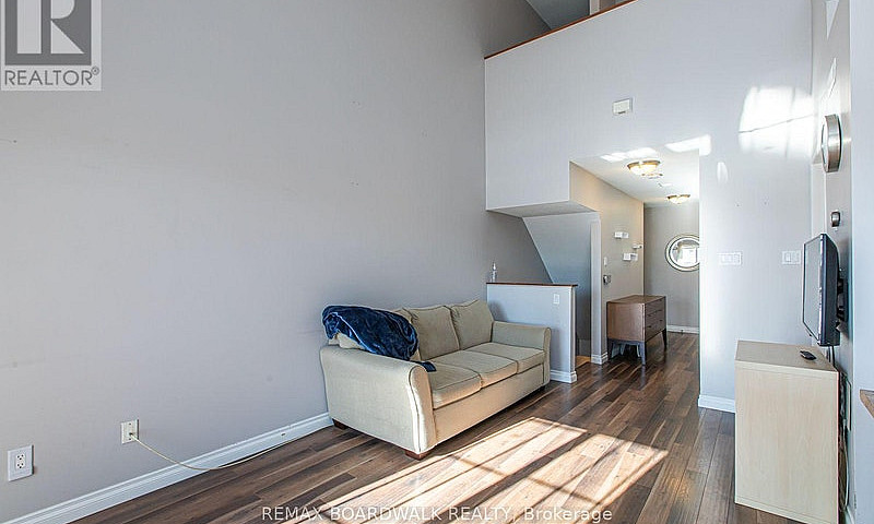 6 - 130 Rochester St...