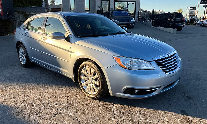 2012 Chrysler 200 To...