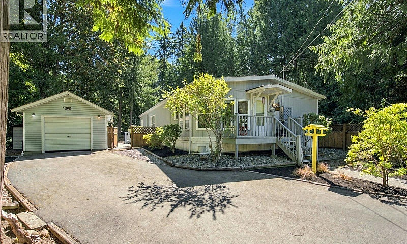 1115 Symons Cres Qua...